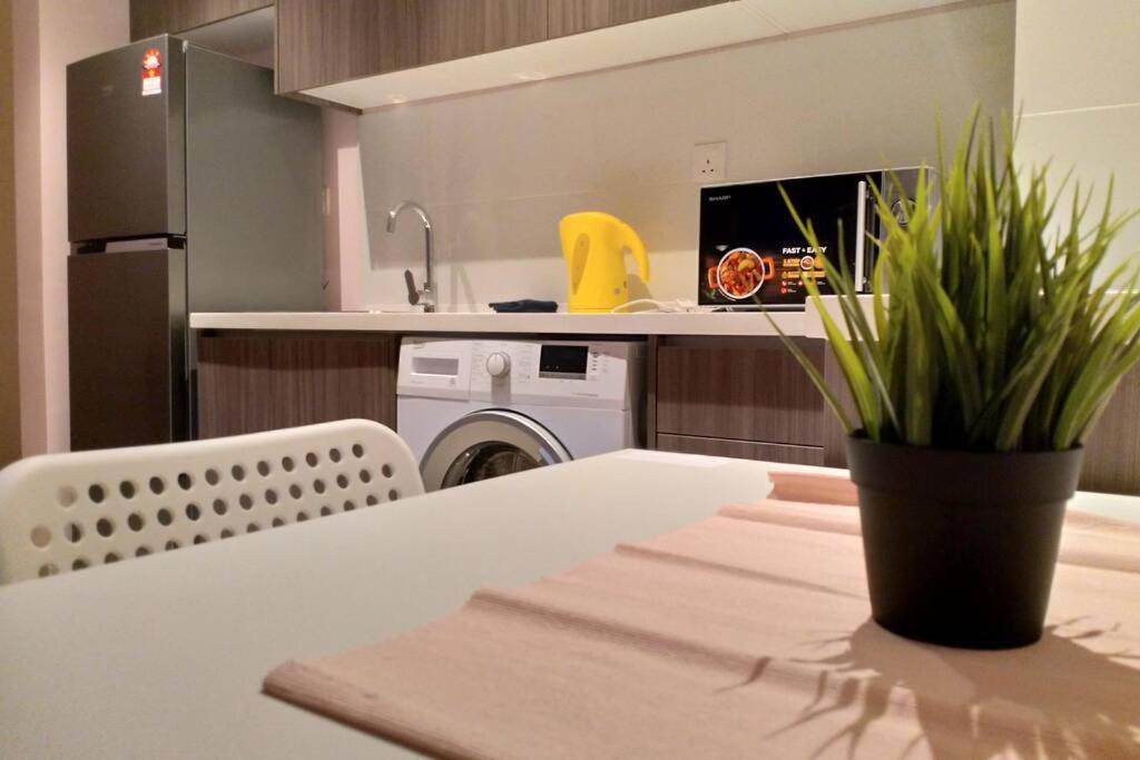 Hb1512- Hyve Studio Unit, Lake View, Cyberjaya, Free Wi-Fi, Free Parking, Netflix,Pool, 3038 Exterior foto